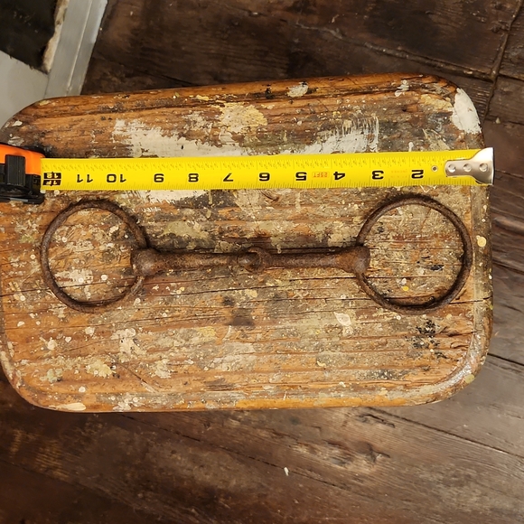 Old Horse Bit With Vintage Hand Towel - Picture 9 of 10